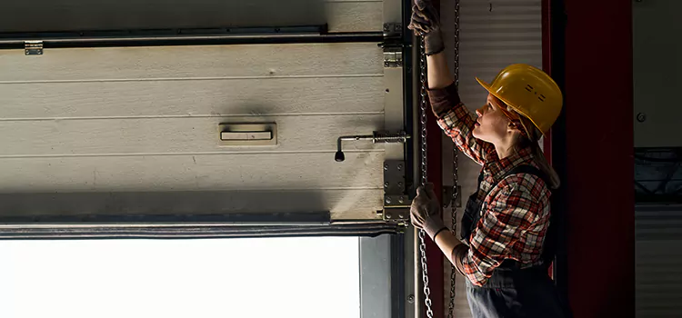 Addressing Common Garage Door Stoppage Issues in South Bradenton, FL